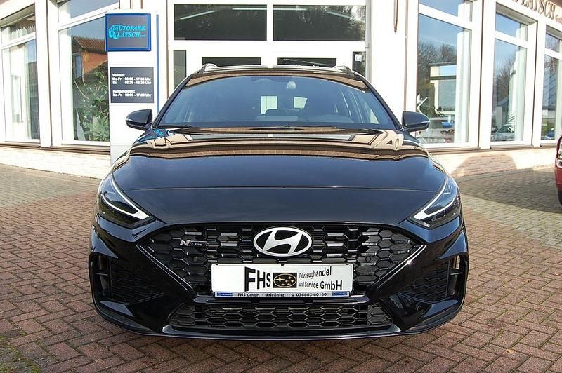 Neu Hyundai i30 N Line 140 PS (102 kW) 2025 Schwarz Kombi