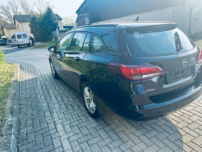 Gebraucht Opel Astra 95 PS (69 kW) 2017 Schwarz Limousine