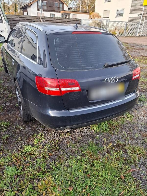 Gebraucht Audi A6 220 PS (161 kW) 2010 Blau Kombi