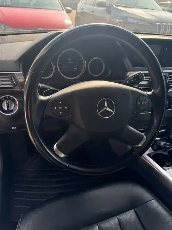 Gebraucht Mercedes E350 265 PS (194 kW) 2010 Schwarz Limousine