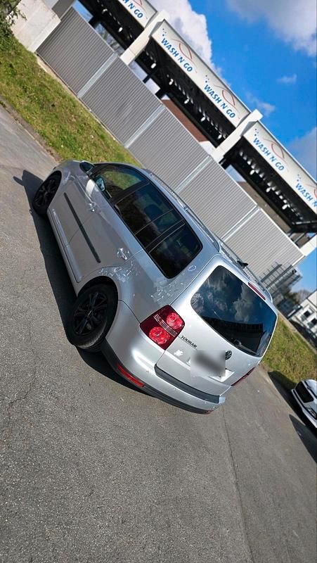 Gebraucht VW Touran 140 PS (102 kW) 2010 Silber Van / Kleinbus