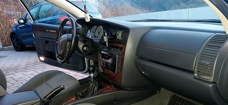 Gebraucht Opel Omega 144 PS (105 kW) 2001 Silber Limousine