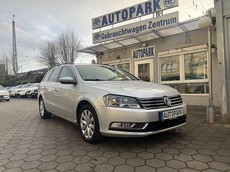 Silber Gebraucht 2015 VW Passat Highline Kombi | 10.500 € (Guter Preis) - Bild 1/4