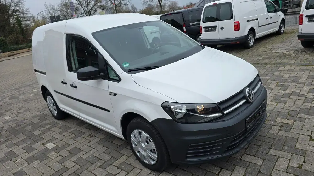 Second-hand VW Caddy 75 CP (55 kW) 2020 Alb Monovolum