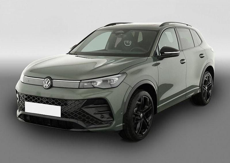 Cipressino grün metallic Neu 2025 VW Tiguan R-line SUV | 54.295 € (Guter Preis) - Bild 1/4