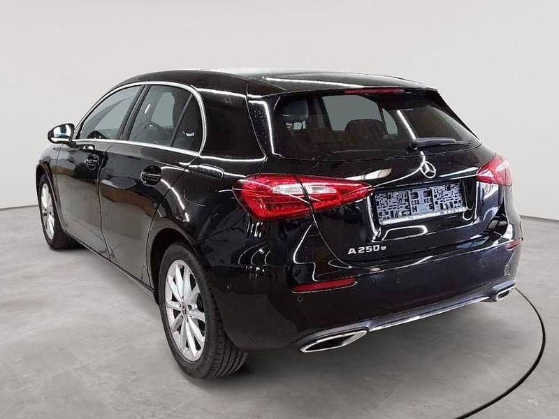 Gebraucht Mercedes A250 Progressive 160 PS (117 kW) 2022 Nachtschwarz Limousine