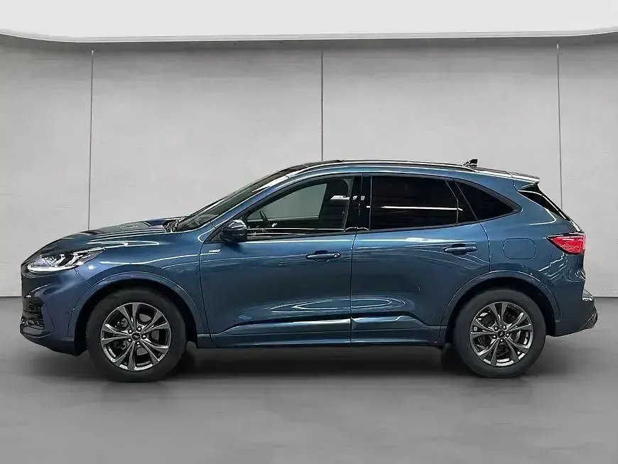 Gebraucht Ford Kuga ST-Line X 150 PS (110 kW) 2024 Chrome blue metallic SUV