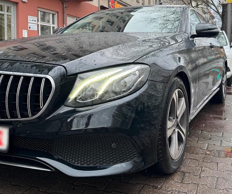 Gebraucht Mercedes E200 150 PS (110 kW) 2018 Schwarz Limousine