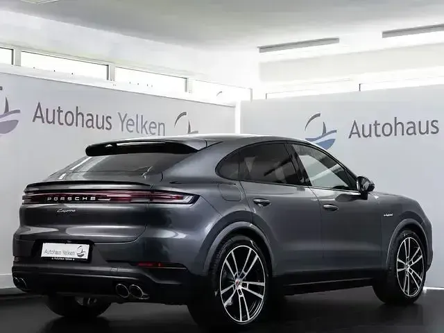 Gebraucht Porsche Cayenne E-Hybrid Coupe 470 PS (345 kW) 2024 Andere SUV