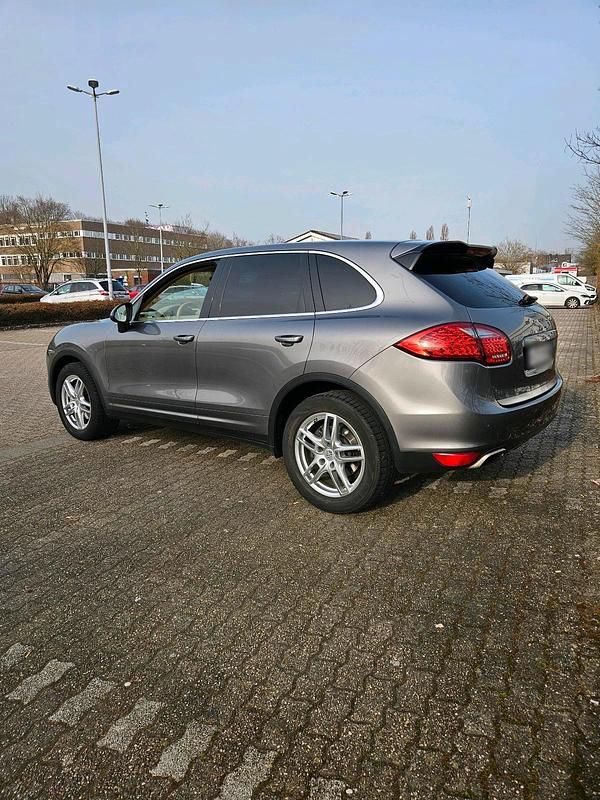 Gebraucht Porsche Cayenne 299 PS (219 kW) 2011 Grau SUV