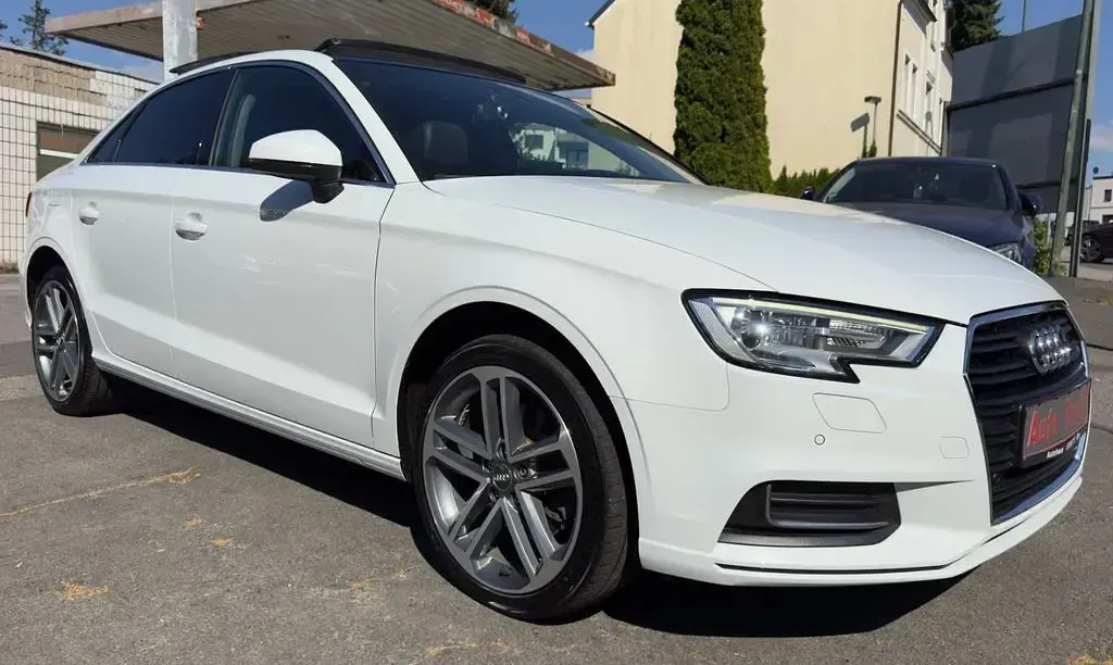Gebraucht Audi A3 Sport 186 PS (136 kW) 2020 Weiß Limousine