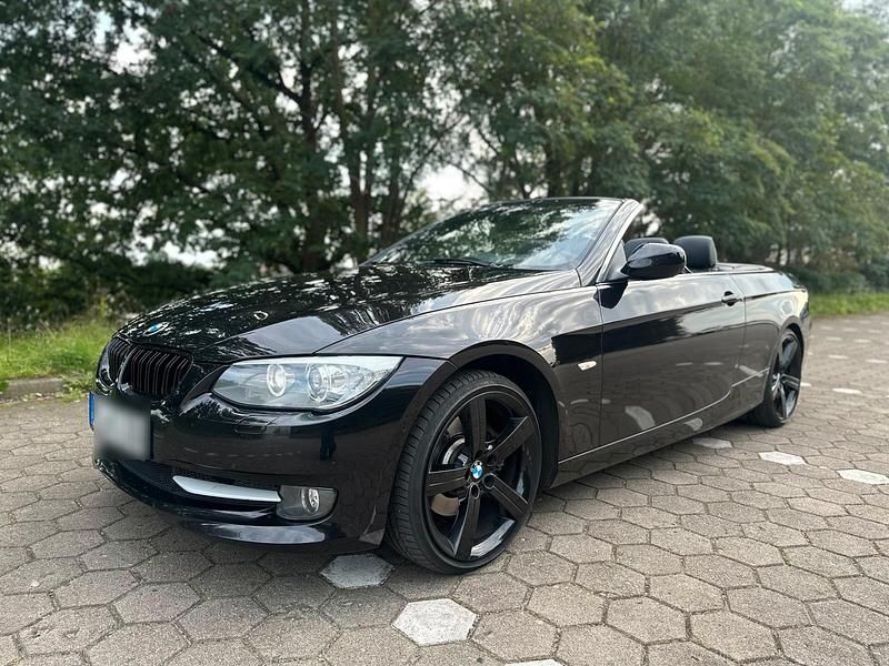 Schwarz Gebraucht 2012 BMW 330 Cabriolet Cabrio | 11.700 € (Superpreis) - Bild 1/4