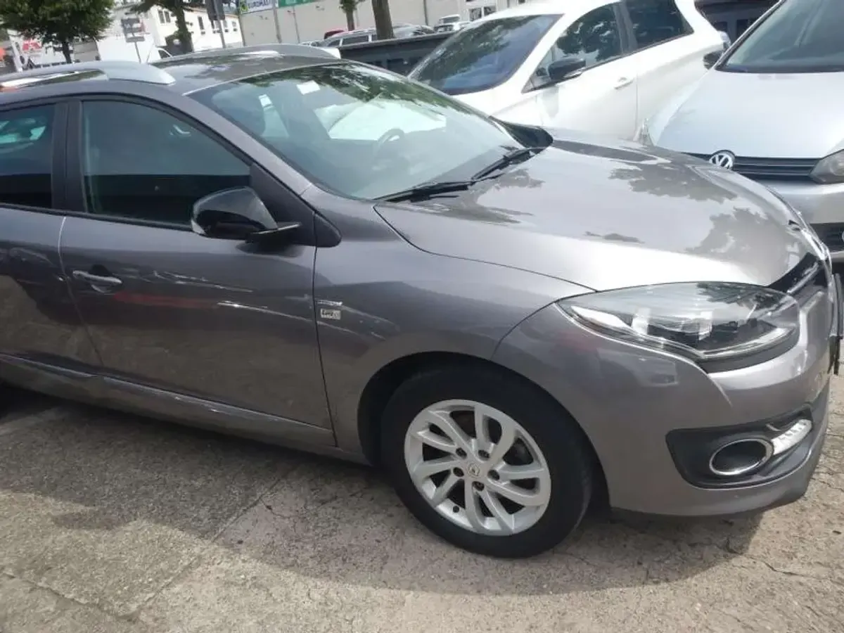 Gebraucht Renault Mégane GrandTour LIMITED 110 PS (80 kW) 2015 Grau cassiopee Kombi
