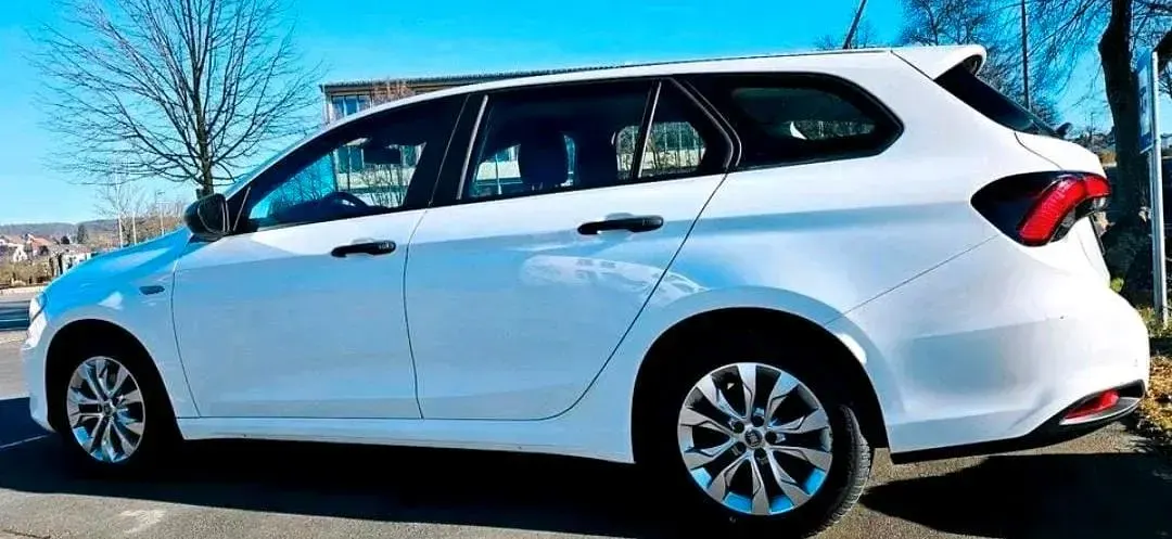 Gebraucht Fiat Tipo 95 PS (69 kW) 2019 Weiß Kombi