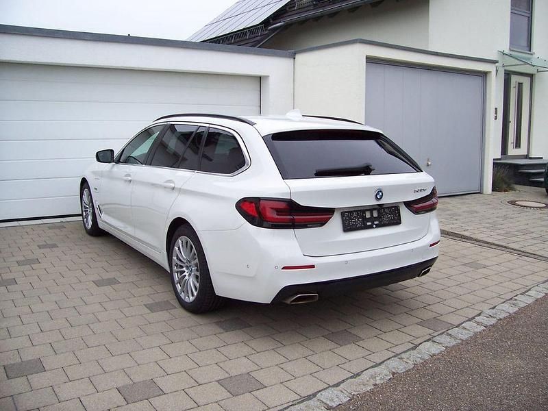 Gebraucht BMW 530e Performance 292 PS (214 kW) 2021 Weiß Limousine