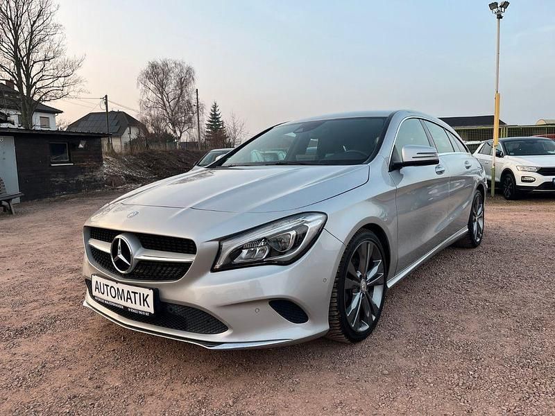 Gebraucht Mercedes CLA200 Shooting Brake 156 PS (114 kW) 2017 Silber Kombi