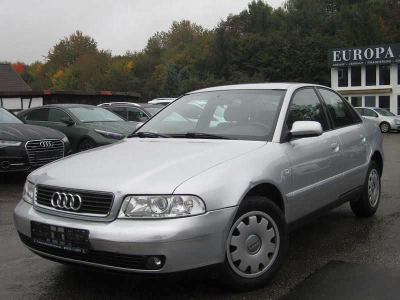 Grau Gebraucht 2000 Audi A4 Limousine | 1.490 € (Guter Preis) - Bild 1/4