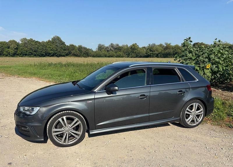 Grau Gebraucht 2015 Audi A3 S-Line Limousine | 16.000 € (Fairer Preis) - Bild 1/4