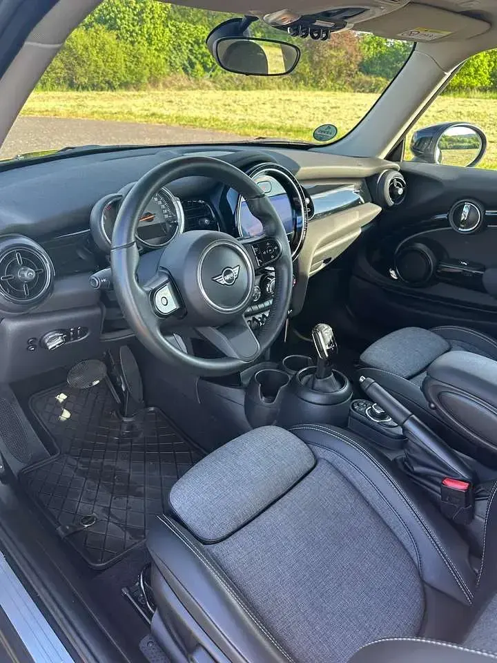 Gebraucht Mini ONE 102 PS (75 kW) 2022 Schwarz Kleinwagen