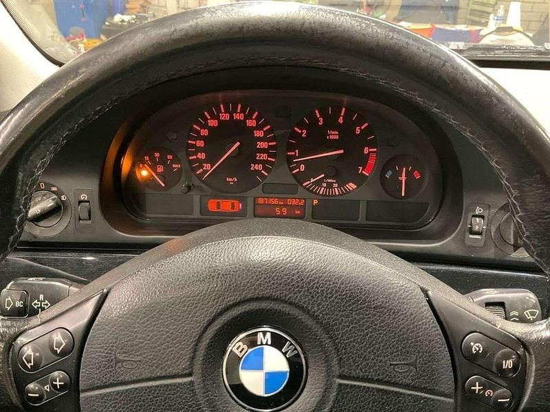 Gebraucht BMW 523 170 PS (125 kW) 1998 Titansilber Limousine