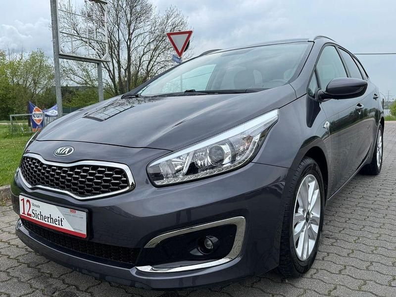 Grau Gebraucht 2017 Kia Ceed Sportswagon Edition 7 Kombi | 9.999 € (Fairer Preis) - Bild 1/4