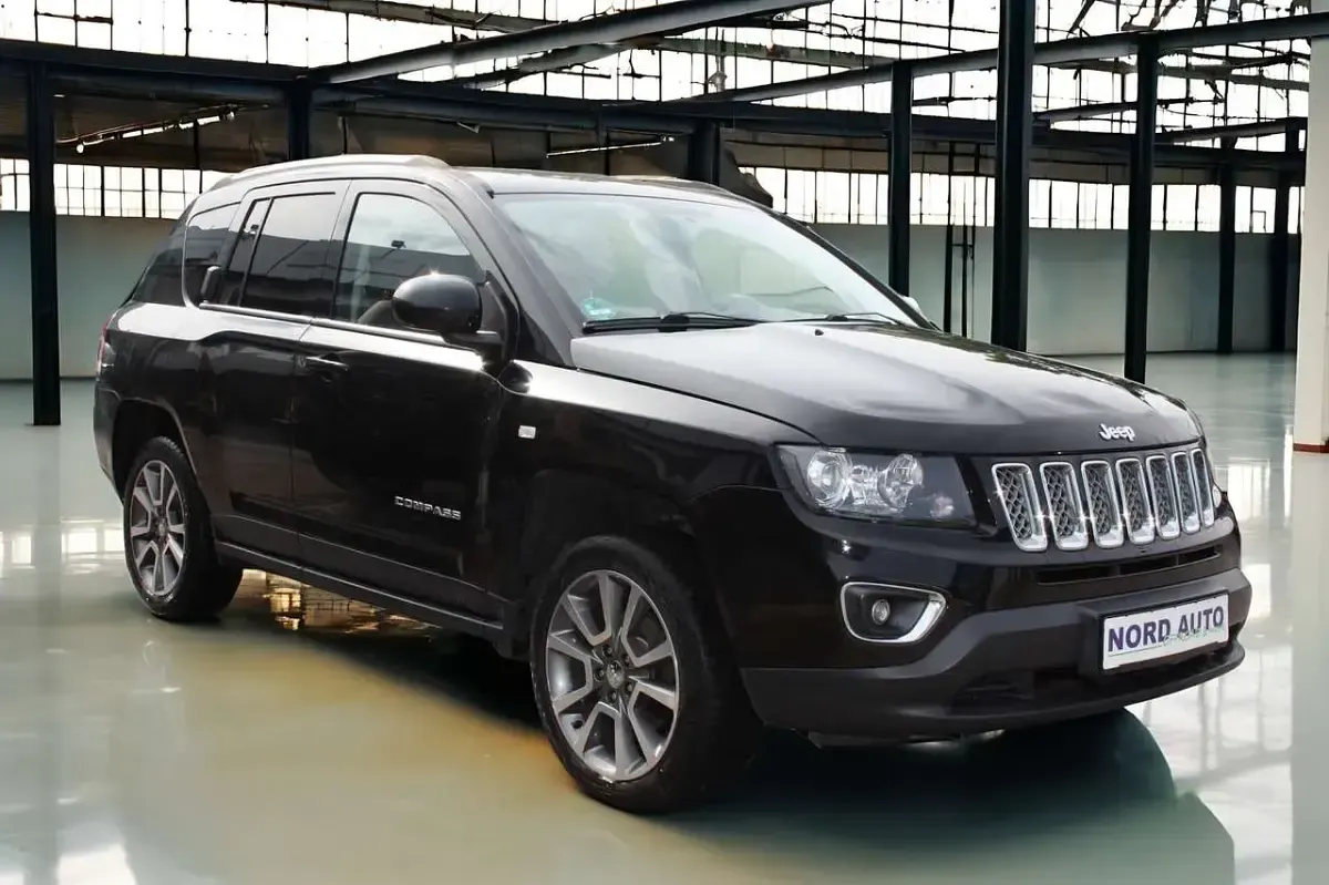 Gebraucht Jeep Compass 163 PS (119 kW) 2014 Schwarz SUV