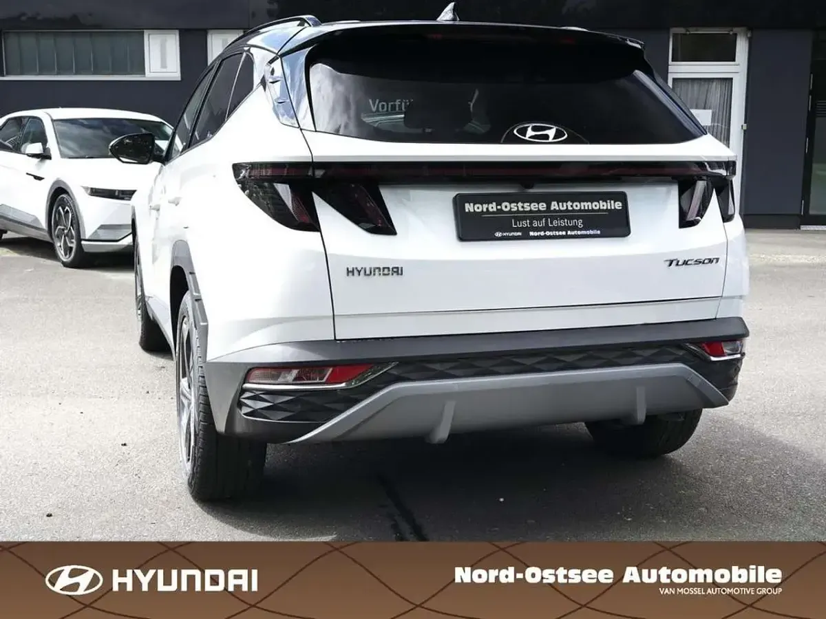 Gebraucht Hyundai Tucson Advantage 150 PS (110 kW) 2024 Serenity white / abyss black / SUV