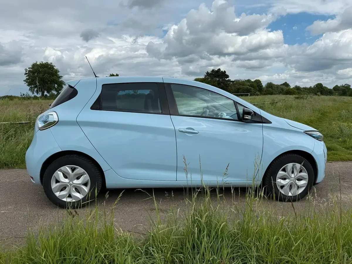 Usata Renault Zoe 42 kW (58 CV) 2015 Blu Utilitaria