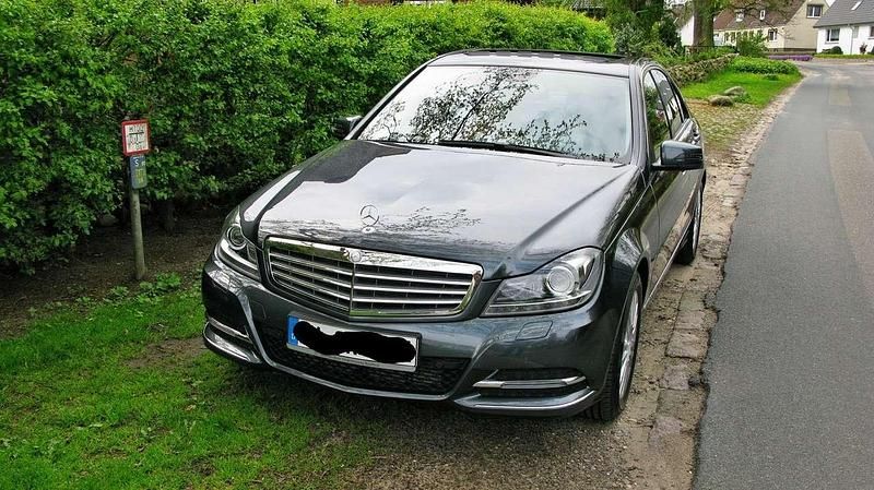 Gebraucht Mercedes C200 136 PS (100 kW) 2013 Grau Limousine