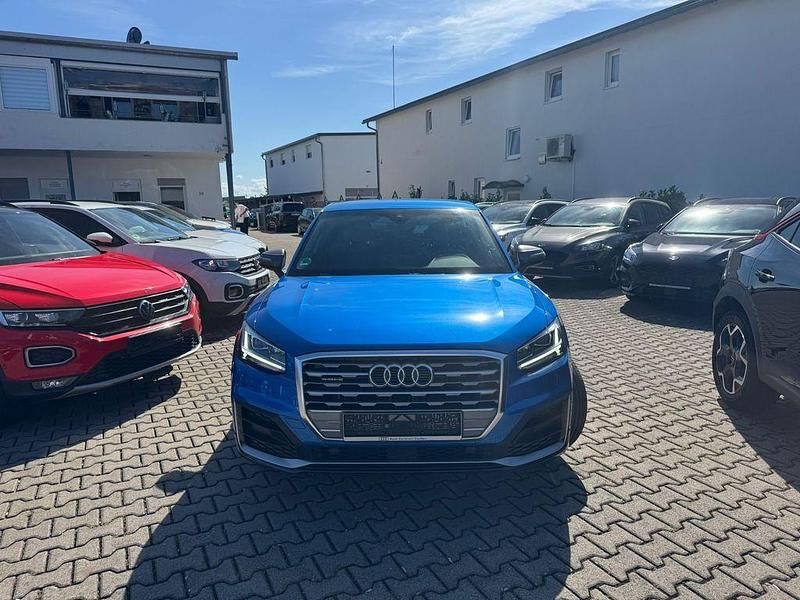 Blau Gebraucht 2019 Audi Q2 S-Line SUV | 23.990 € (Guter Preis) - Bild 1/4