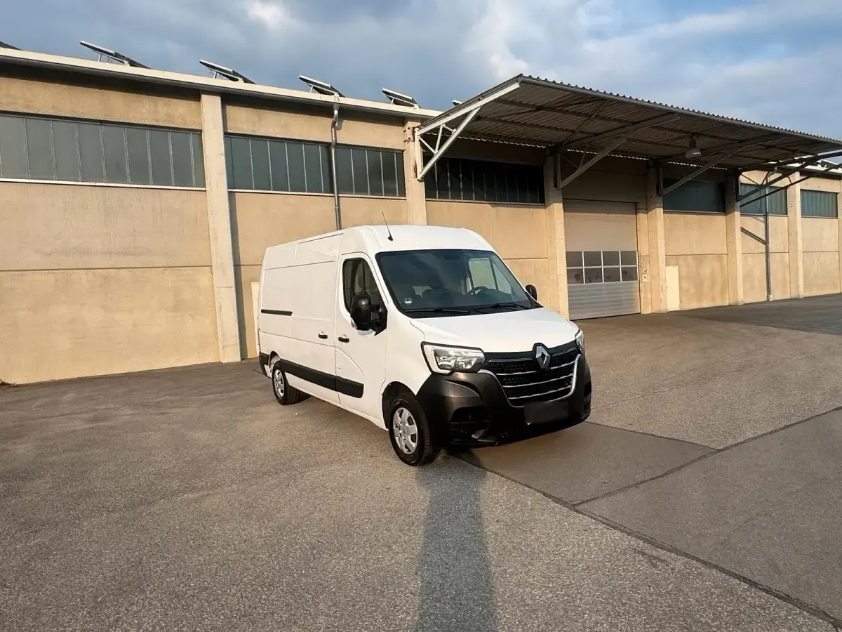 Gebraucht Renault Master 136 PS (100 kW) 2021 Weiß Van / Kleinbus