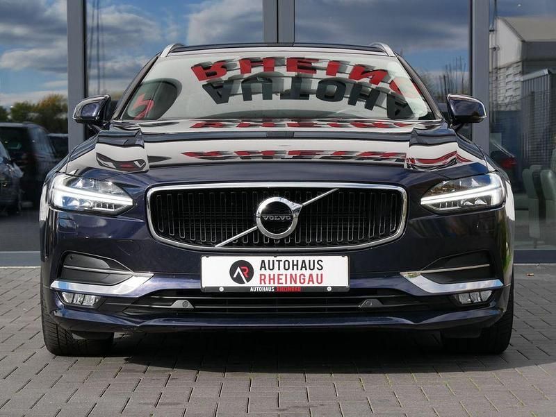 Gebraucht Volvo V90 Momentum 235 PS (172 kW) 2019 Blau Kombi