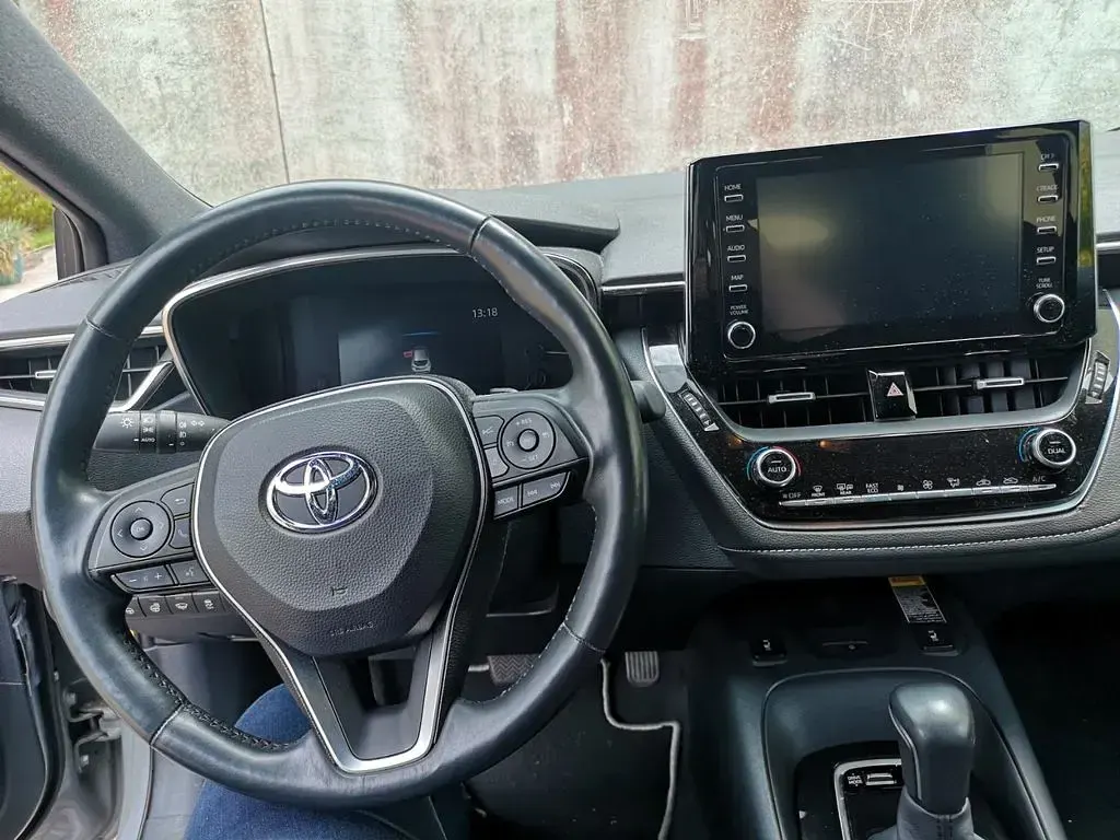Gebraucht Toyota Corolla Team 152 PS (111 kW) 2019 Grau Limousine