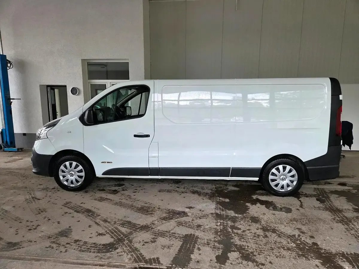 Gebraucht Renault Trafic 121 PS (88 kW) 2016 Weiß Van / Kleinbus