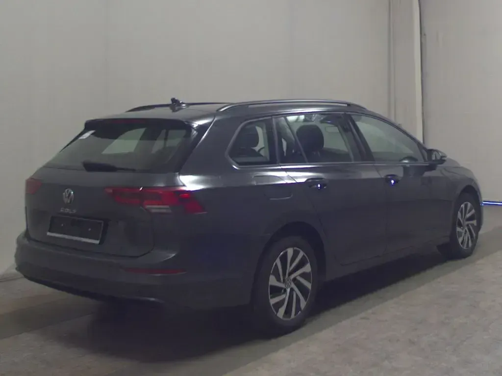 Gebraucht VW Golf VIII Sound 116 PS (85 kW) 2023 Grau Kombi