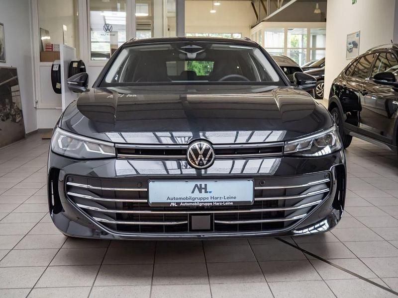 Neu VW Passat Business 150 PS (110 kW) 2026 Schwarz Kombi