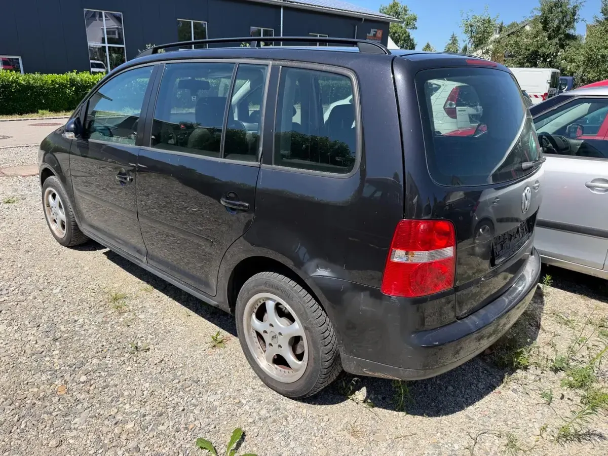 Gebraucht VW Touran 101 PS (74 kW) 2003 Schwarz Van / Kleinbus