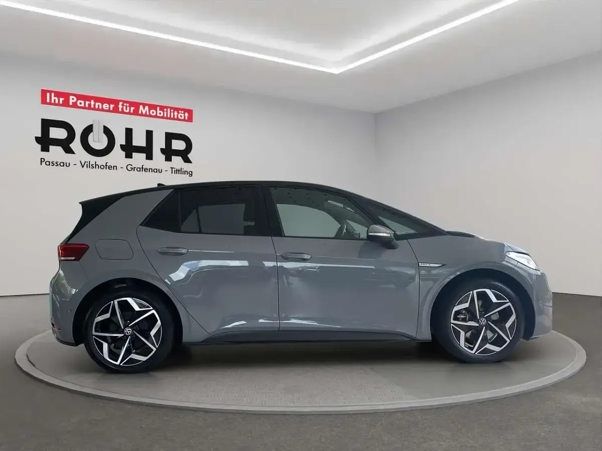 Gebraucht VW ID.3 Pro 150 kW (204 PS) 2023 Mondsteingrau schwarz Kleinwagen