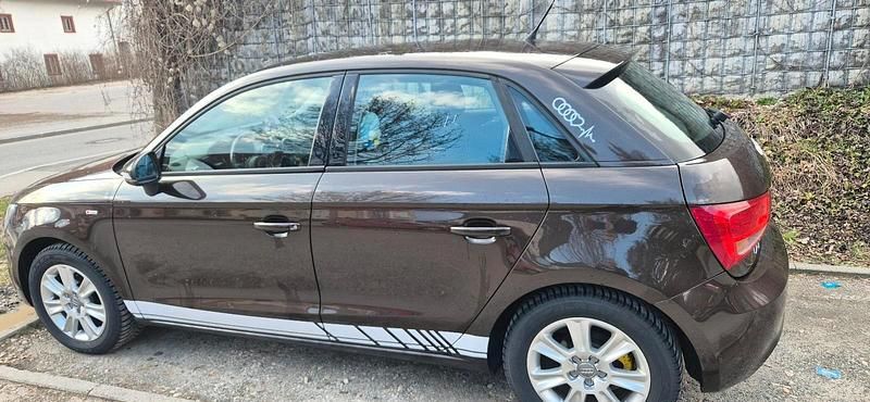 Gebraucht Audi A1 86 PS (63 kW) 2012 Braun Kleinwagen