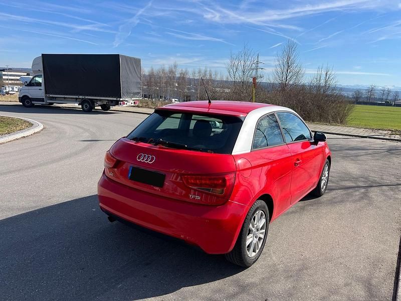Gebraucht Audi A1 86 PS (63 kW) 2010 Rot Kleinwagen