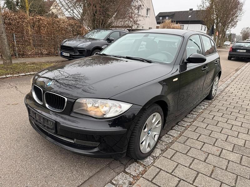 Gebraucht BMW 116 122 PS (89 kW) 2009 Schwarz Kleinwagen