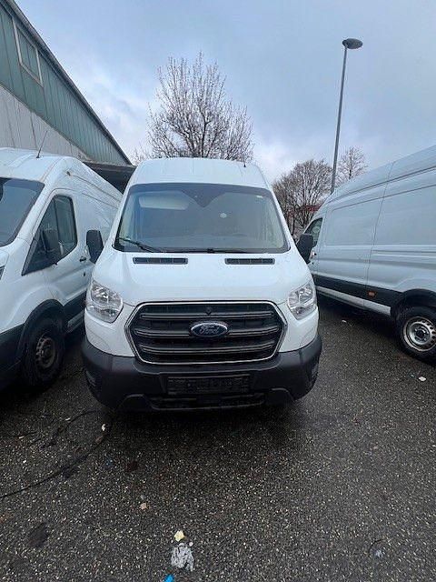 Second-hand Ford Transit 131 CP (96 kW) 2024 Alb Monovolum