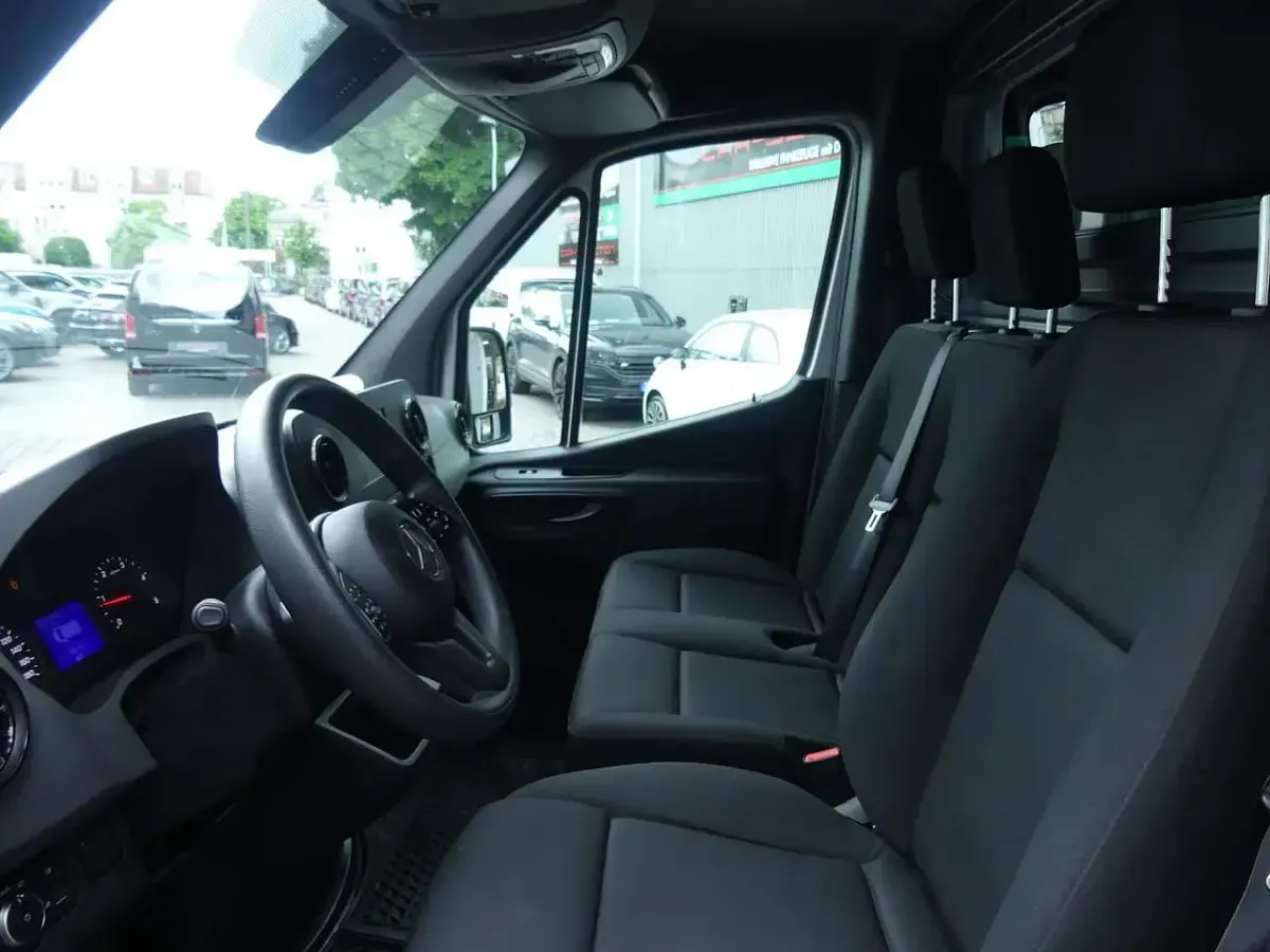 Gebraucht Mercedes Sprinter 143 PS (105 kW) 2022 Arktikweiss Van