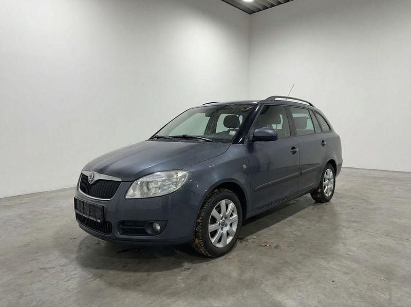 Grau Gebraucht 2009 Skoda Fabia Ambiente Kombi | 1.990 € (Guter Preis) - Bild 1/4