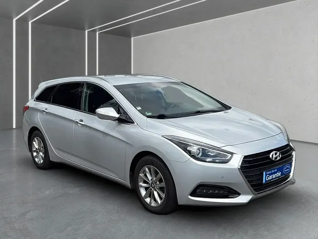 Gebraucht Hyundai i40 Trend 141 PS (103 kW) 2017 Silber Kombi