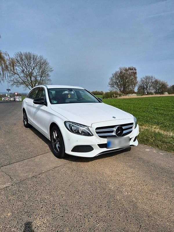 Gebraucht Mercedes C220 170 PS (125 kW) 2015 Weiß Kombi