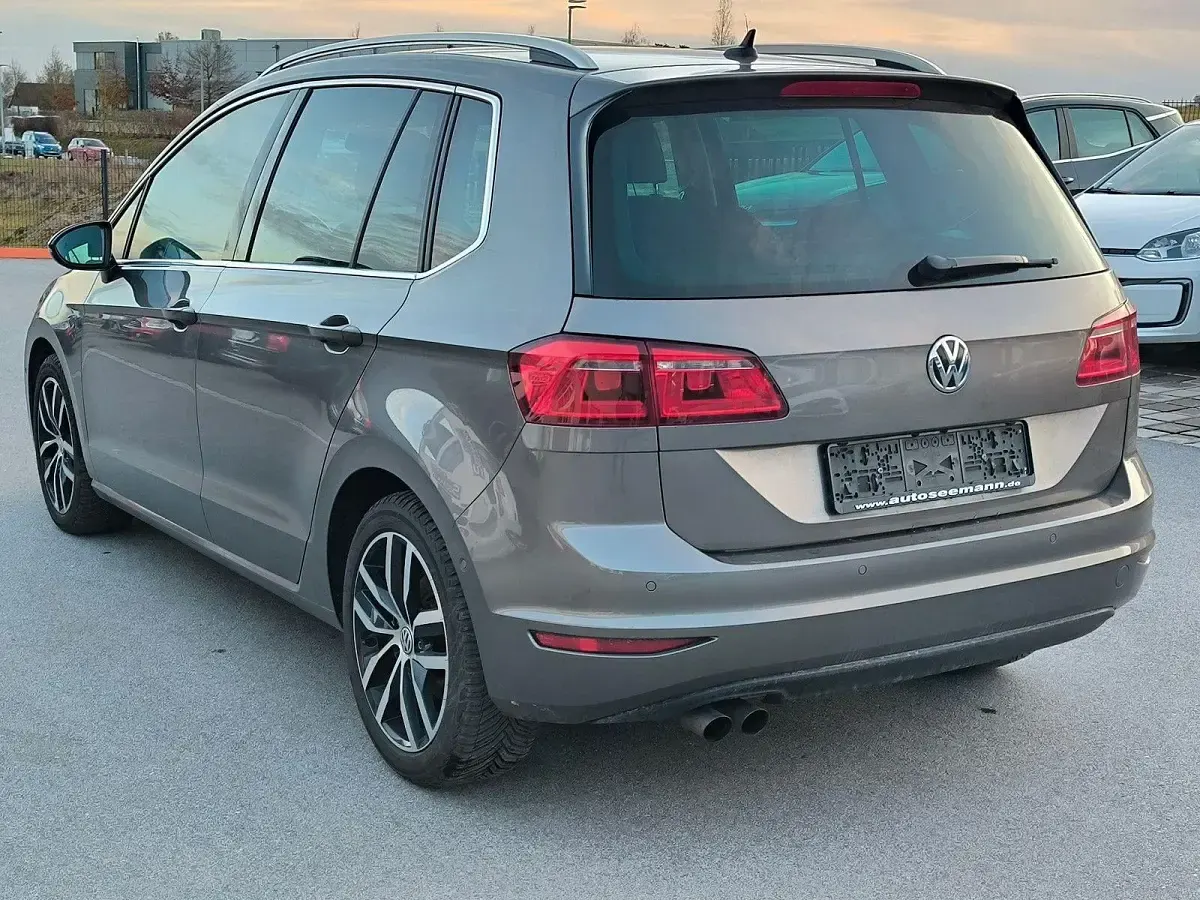 Gebraucht VW Golf VII Highline 125 PS (91 kW) 2015 Grau Kombi