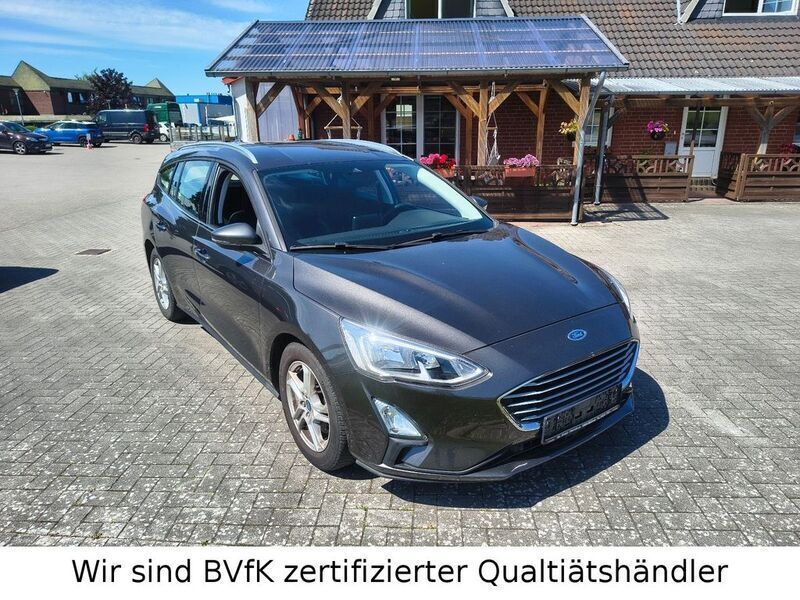 Grau Gebraucht 2019 Ford Focus Cool & Connect Limousine | 15.490 € (Guter Preis) - Bild 1/4