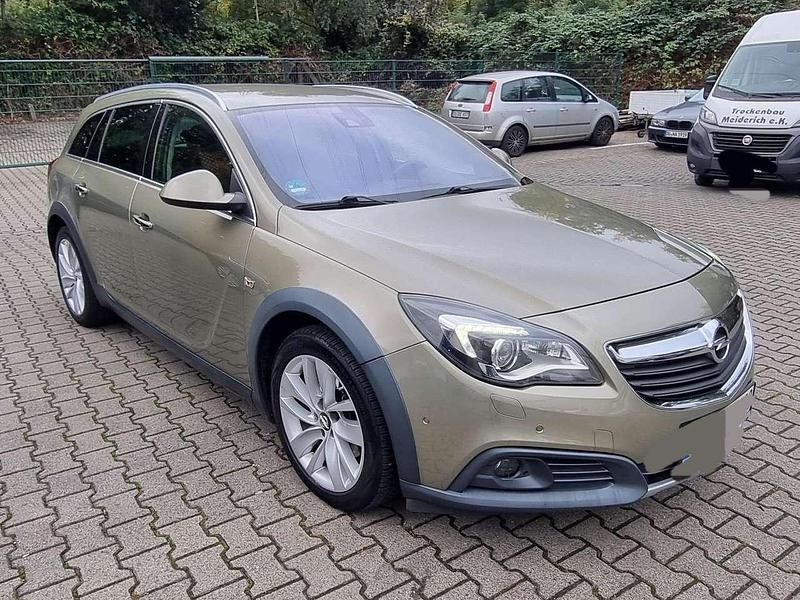 Gebraucht Opel Insignia Country Tourer 163 PS (119 kW) 2015 Bronze Kombi