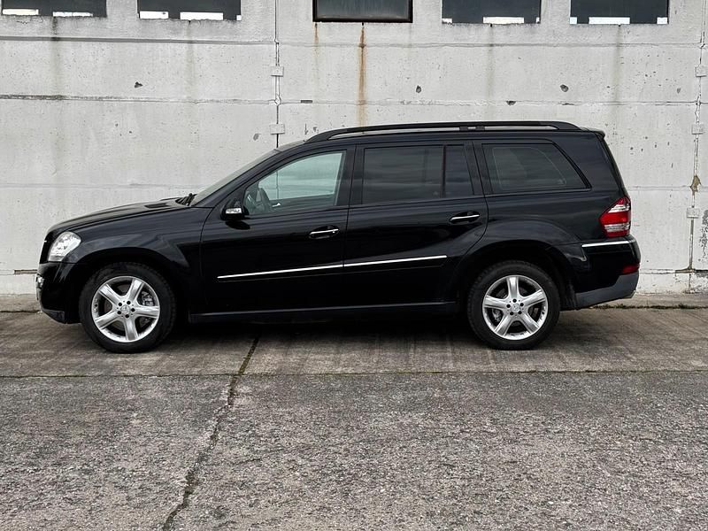 Schwarz Gebraucht 2004 Mercedes GL420 SUV | 12.350 € - Bild 1/4